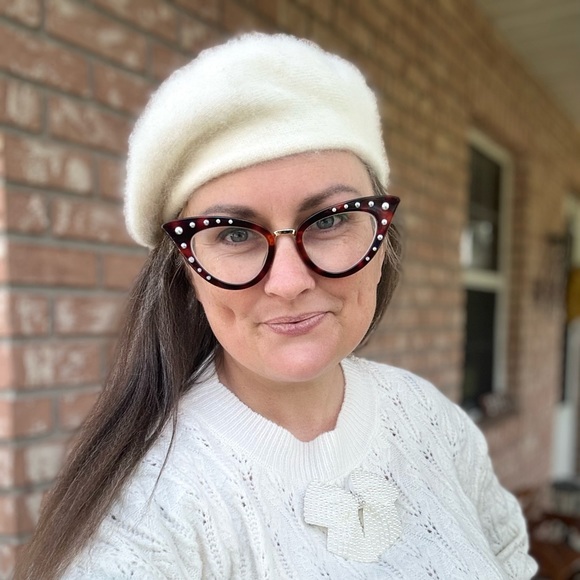 Meet your Posher, Alisha - Picture 7 of 7